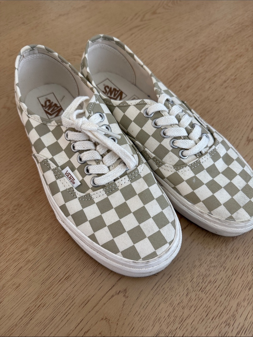 VANS Checkerboard Low Top Sneakers in Sage Green & White size 9